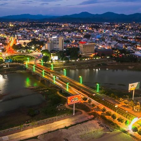 Hoang Thinh Hotel Kon Tum Dış mekan fotoğraf