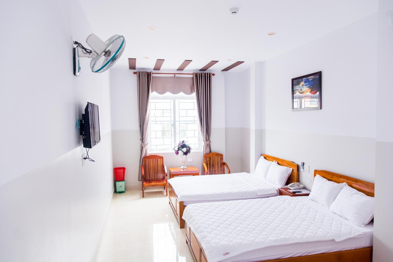 Hoang Thinh Hotel Kon Tum Dış mekan fotoğraf